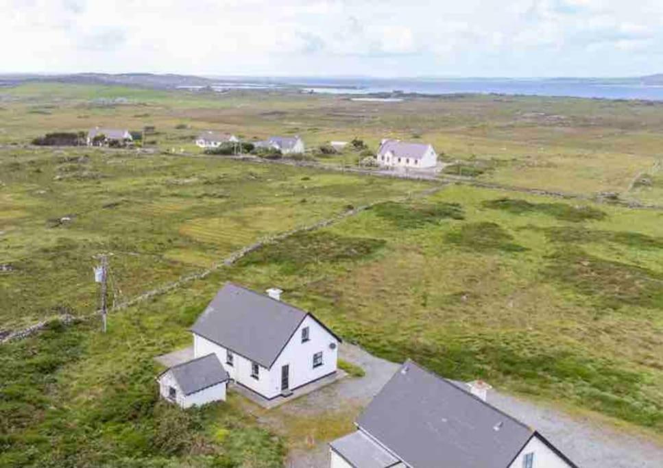 Pink Cottage Ballyconneely Exterior foto